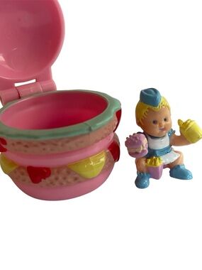 Vintage 90s Mimi and the goo goos Mimi and her burger mini doll collectible